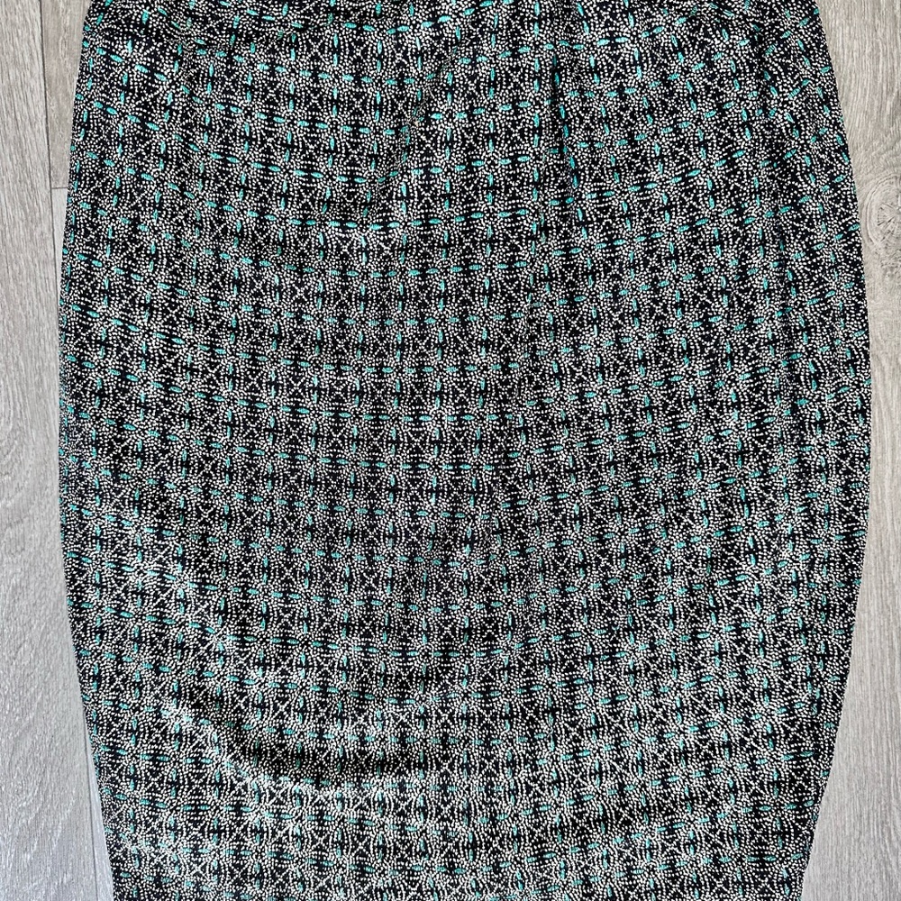 GUESS MIDI‎ DRESS - Picture 3 of 5
